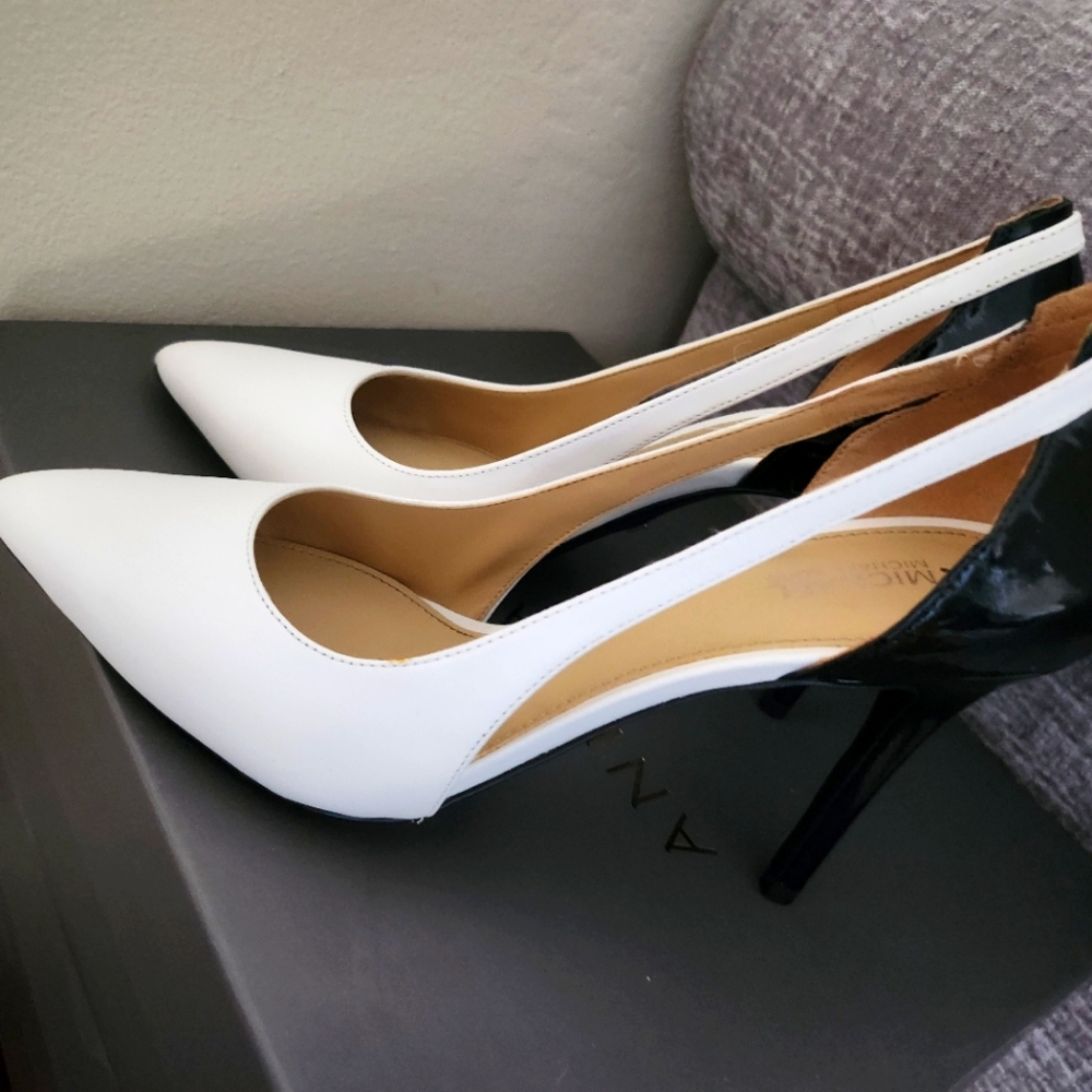 MICHAEL  KORS BNIB 7